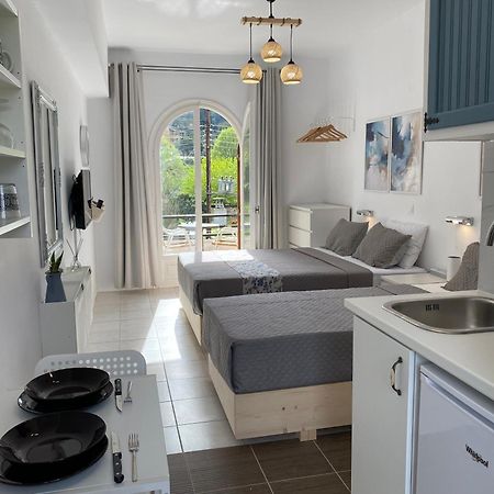 Navy Apartment With Mountain View &Private Parking Vatos Bagian luar foto