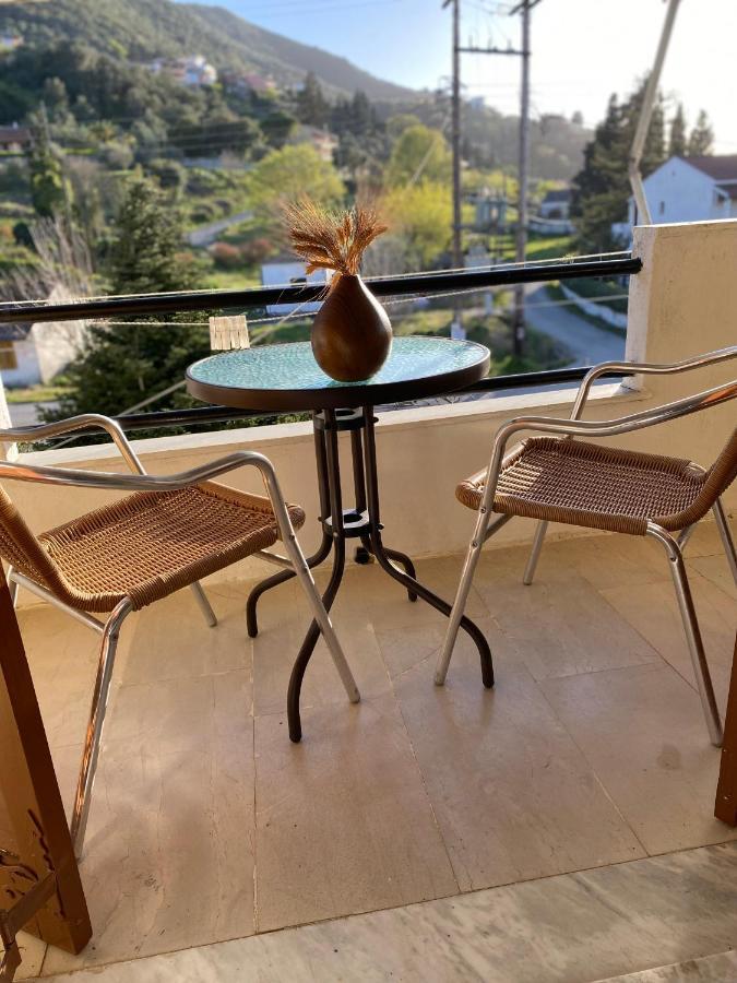 Navy Apartment With Mountain View &Private Parking Vatos Bagian luar foto