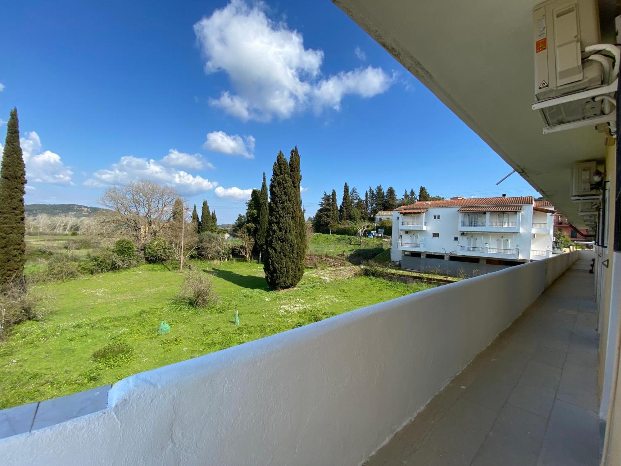Navy Apartment With Mountain View &Private Parking Vatos Bagian luar foto