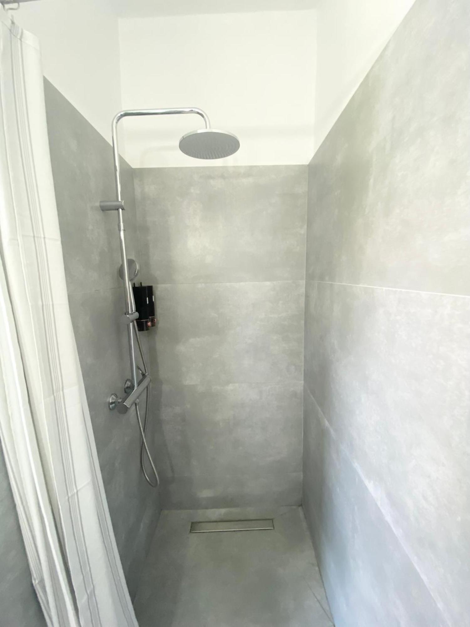 Navy Apartment With Mountain View &Private Parking Vatos Bagian luar foto