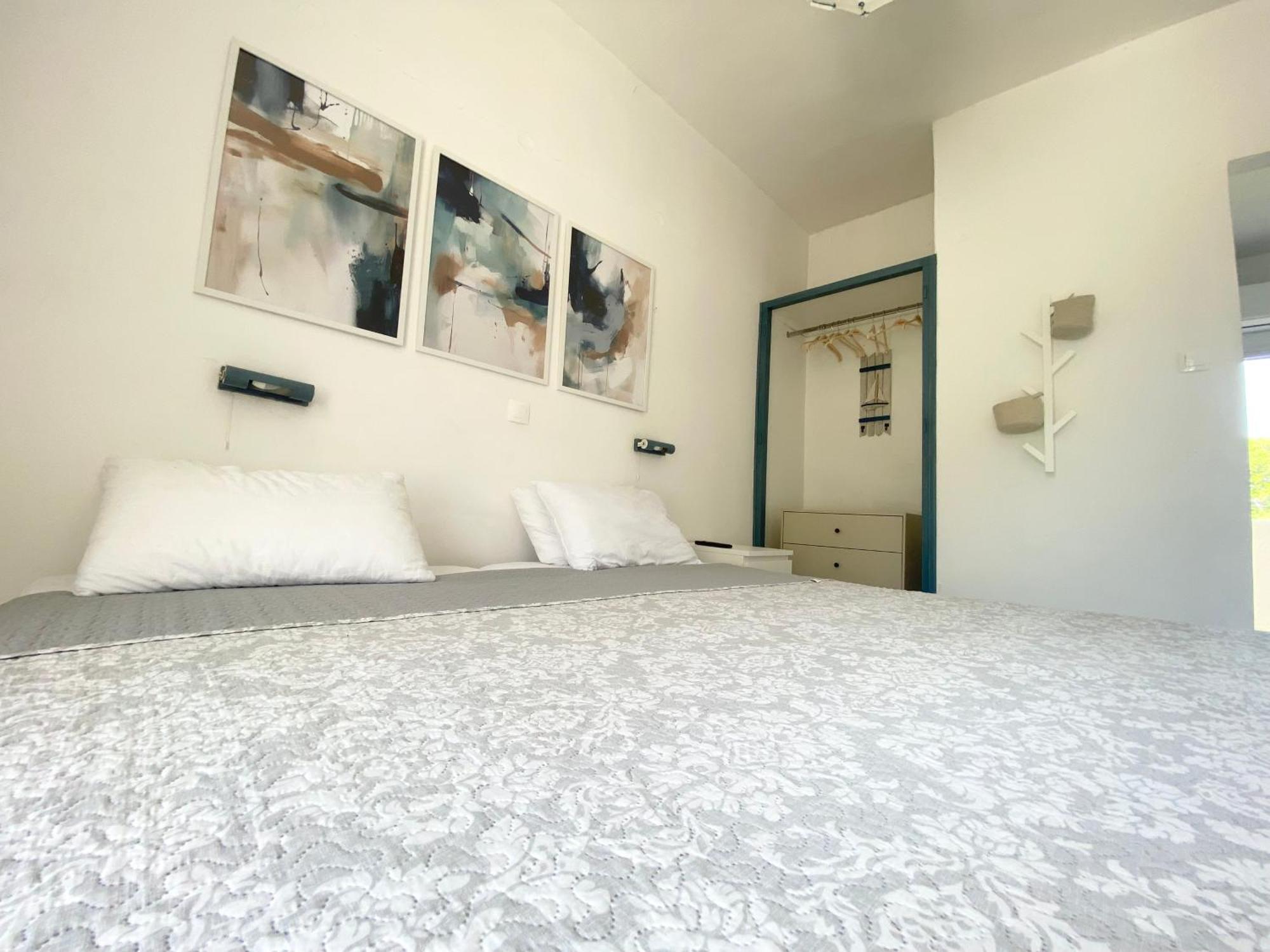 Navy Apartment With Mountain View &Private Parking Vatos Bagian luar foto