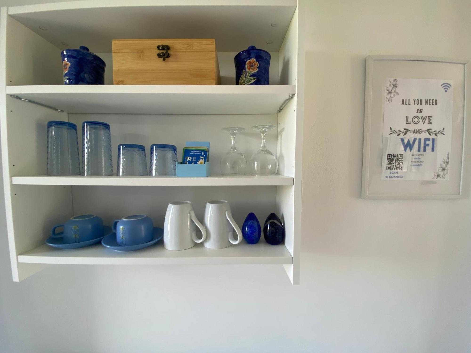 Navy Apartment With Mountain View &Private Parking Vatos Bagian luar foto