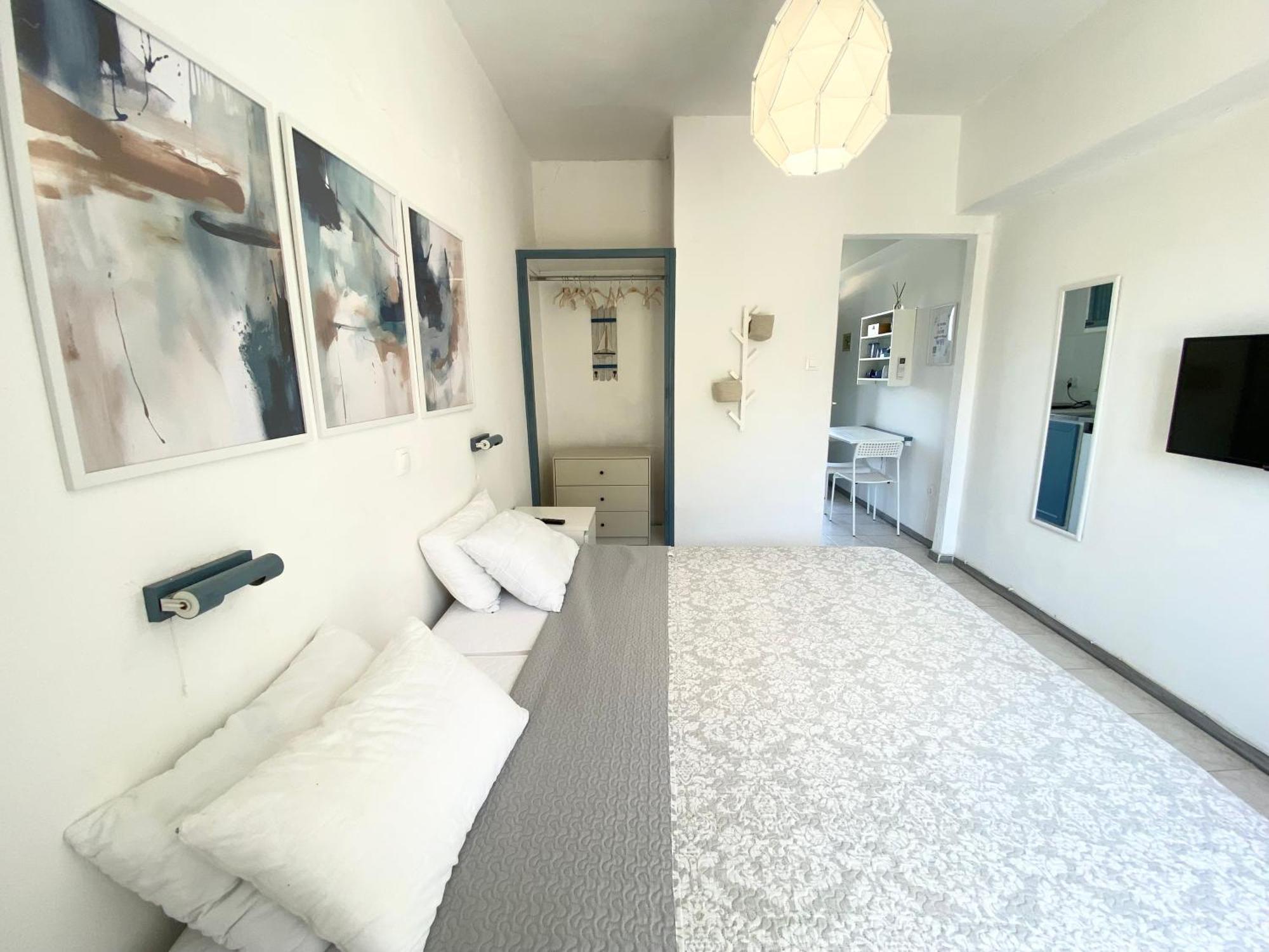 Navy Apartment With Mountain View &Private Parking Vatos Bagian luar foto