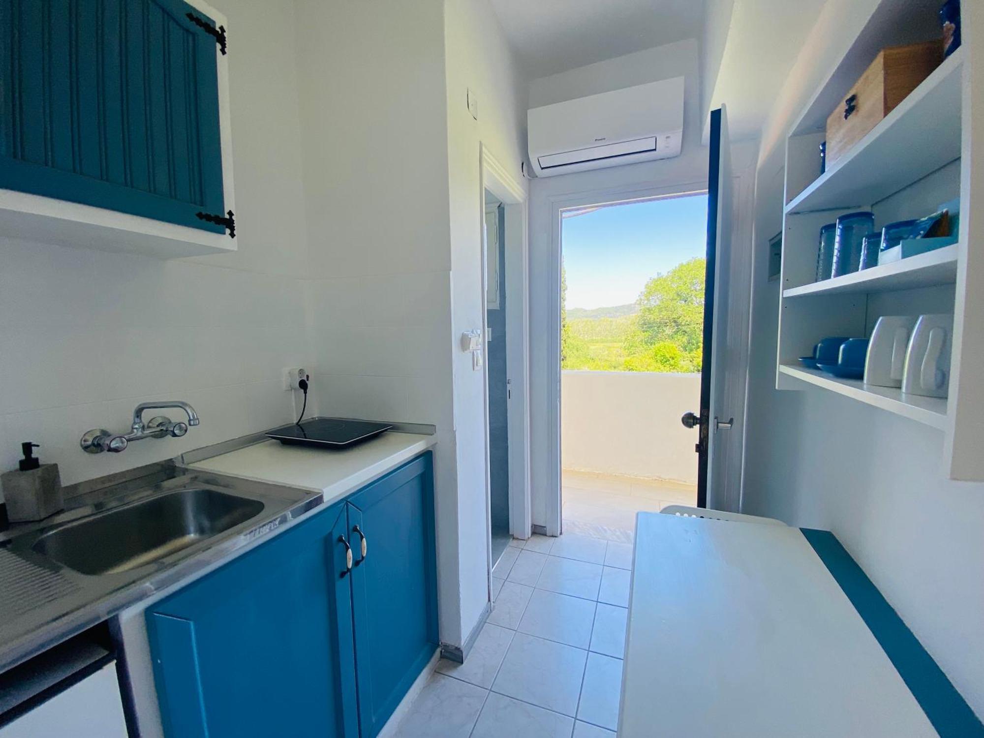 Navy Apartment With Mountain View &Private Parking Vatos Bagian luar foto