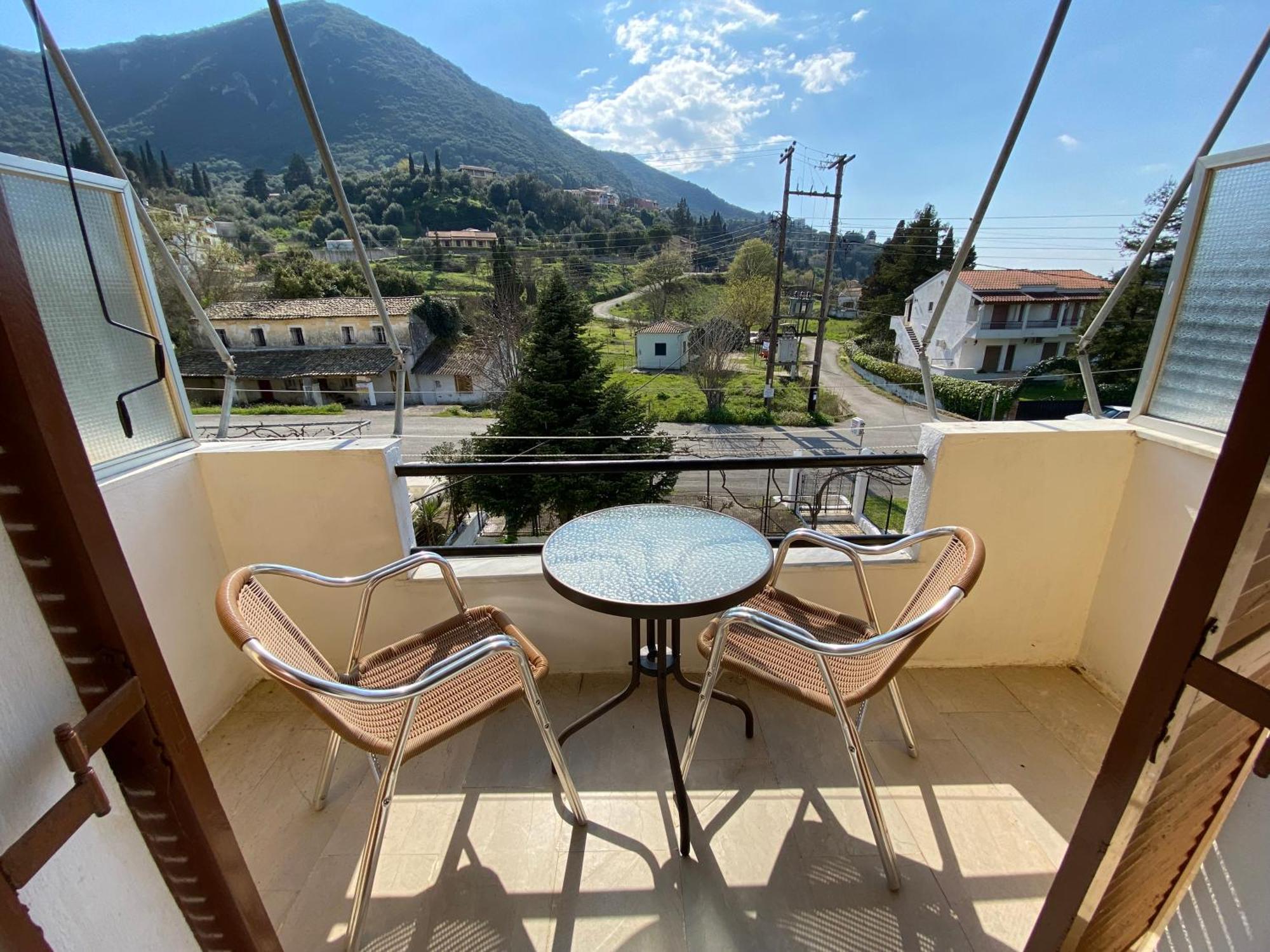 Navy Apartment With Mountain View &Private Parking Vatos Bagian luar foto