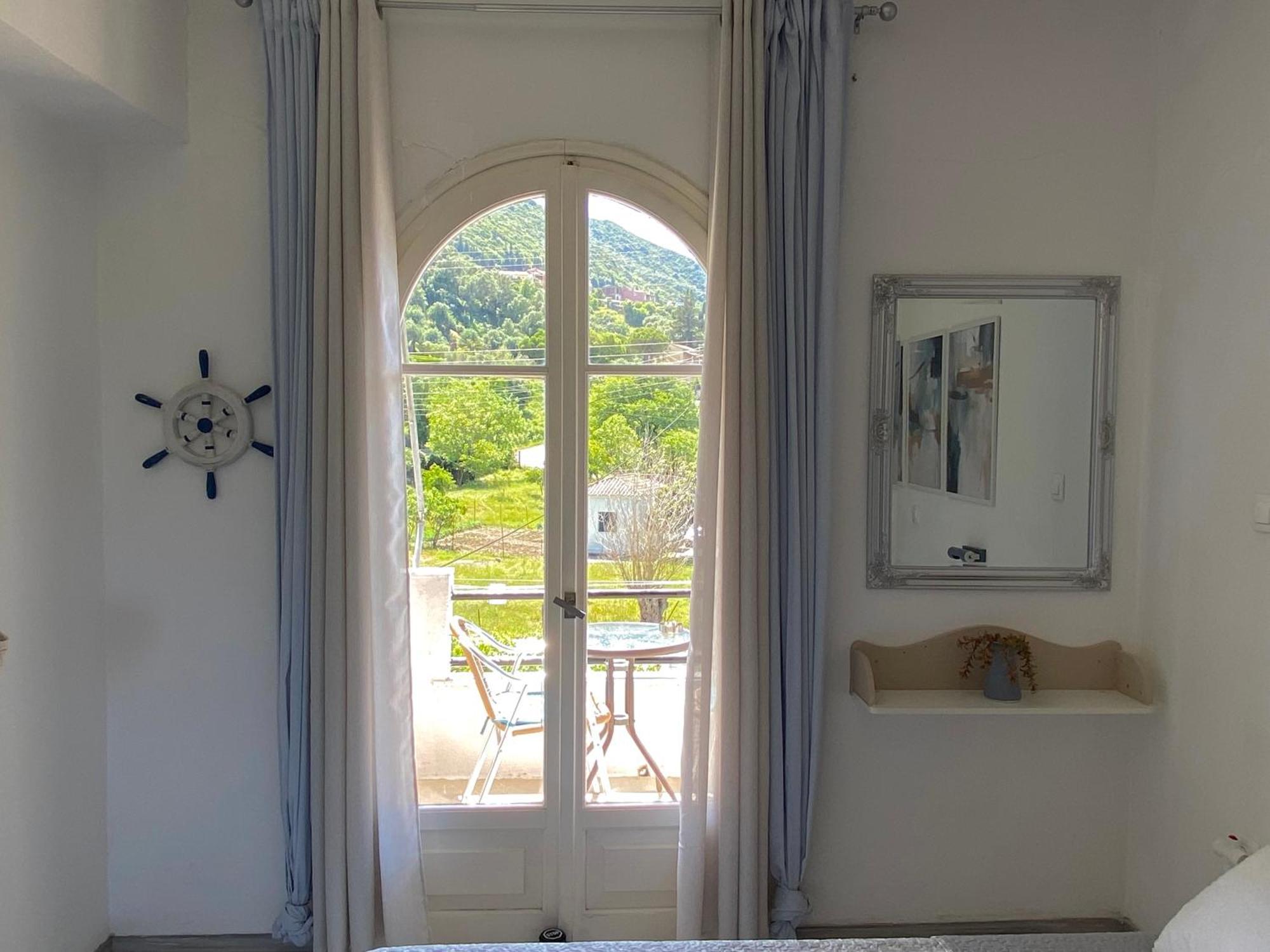 Navy Apartment With Mountain View &Private Parking Vatos Bagian luar foto