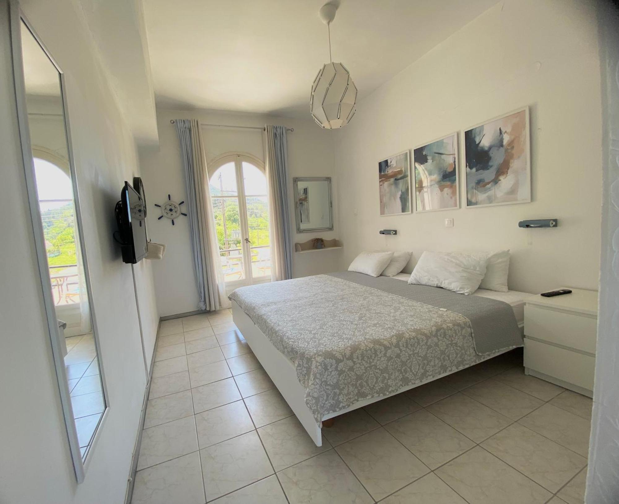 Navy Apartment With Mountain View &Private Parking Vatos Bagian luar foto