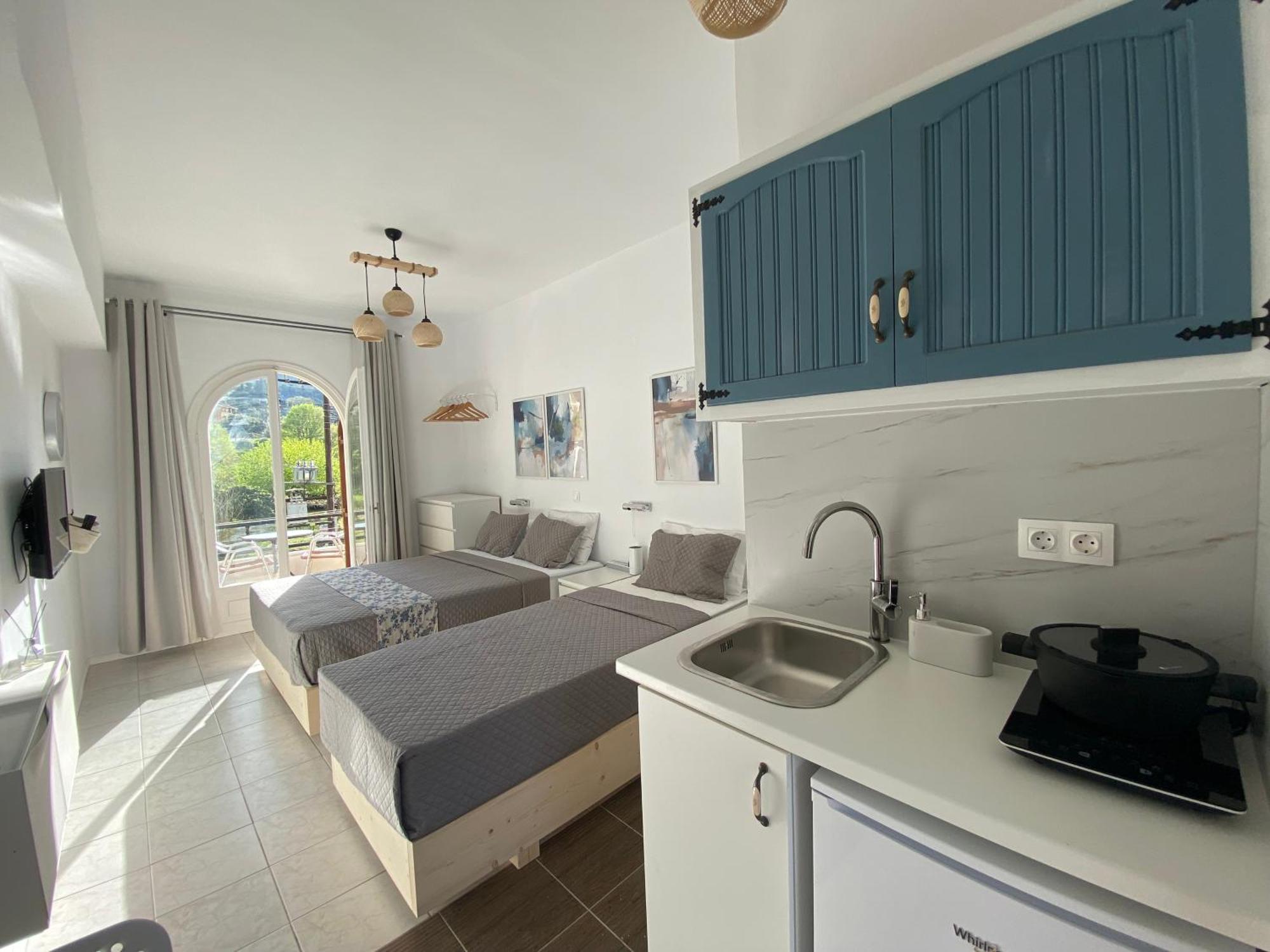 Navy Apartment With Mountain View &Private Parking Vatos Bagian luar foto