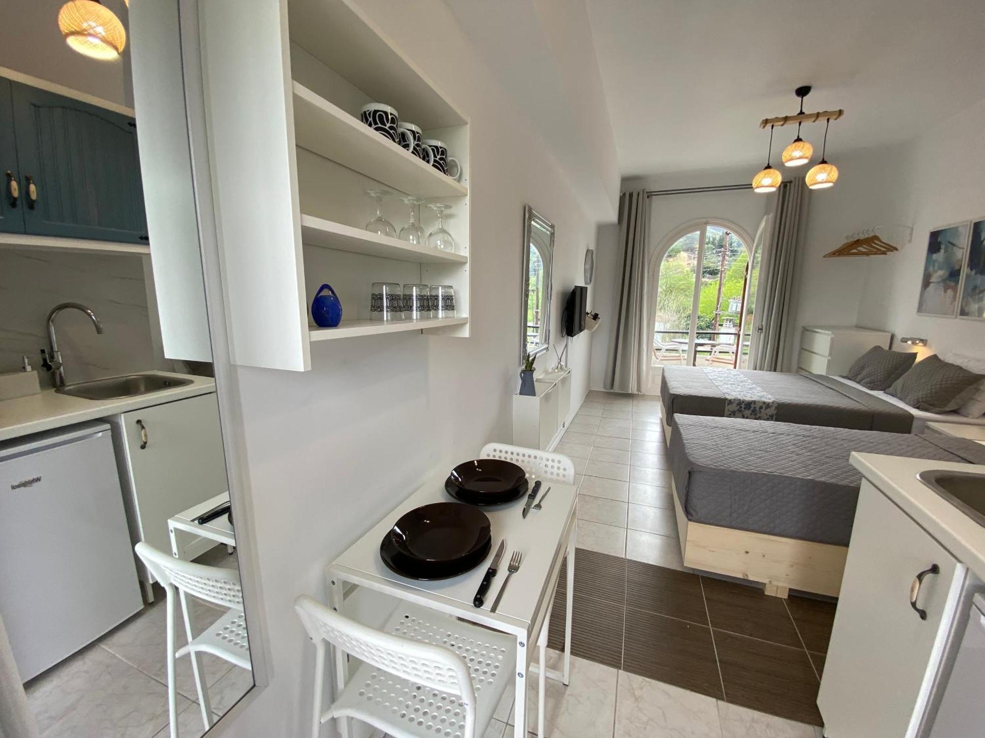 Navy Apartment With Mountain View &Private Parking Vatos Bagian luar foto